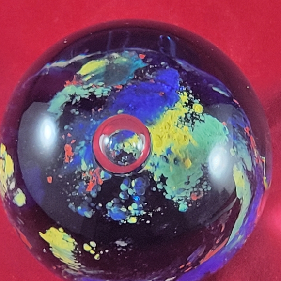 COLECTIBAL HAND BLOWN ART GLASS PAPERWEIGHT, LARGE . - Picture 6 of 8
